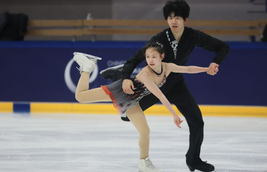 领略九游娱乐棋盘的智力较量